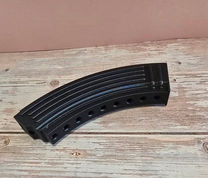 Mag style golf tee holder