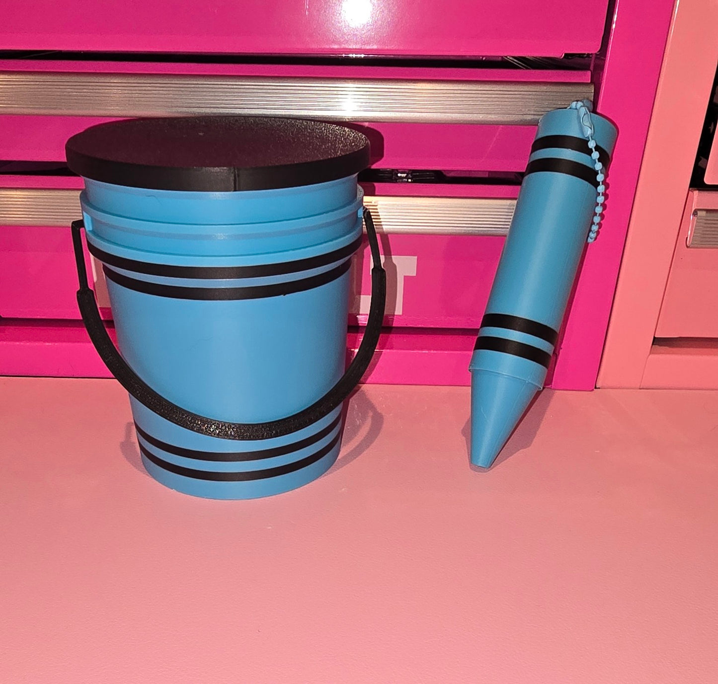 Mini Crayon Bucket & Crayon Keychain Set | Cute Desk Organizer | Teacher Gift | Kids Storage | 3D Printed Crayon Holder